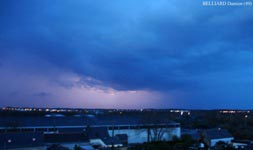 Eclair intra-nuageux - 26 mars 2005 - Mini